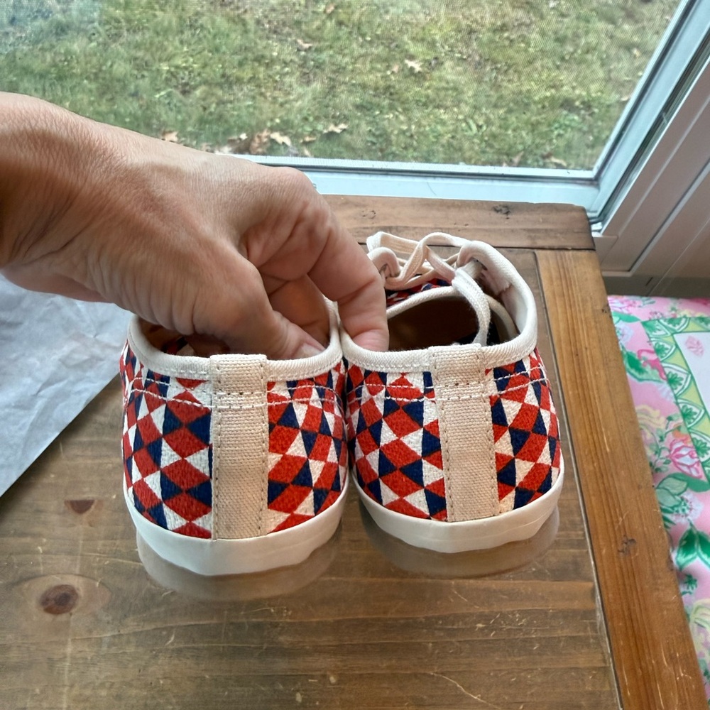 TORY SPORT EUC Printed Lace-Up Sneaker – Poppy Red Neato Geo 8 RARE - Picture 3 of 9